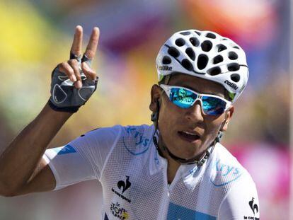 Nairo Quintana, tras cruzar la meta en Alpe d&#039;Huez.