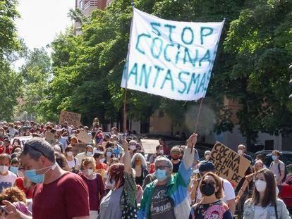Manifestación vecinal contra la instalación de 'cocinas fantasma' junto a un colegio de Arganzuela
MÁS MADRID
08/05/2021