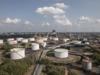 Los tanques de la refinería de Ecopetrol en Barrancabemeja (Colombia).