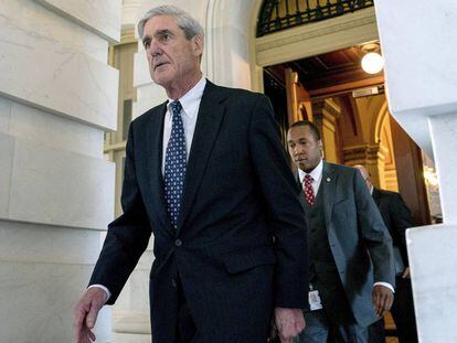 Robert Mueller, fiscal especial de la trama rusa, saliendo de la Casa blanca el pasado junio.