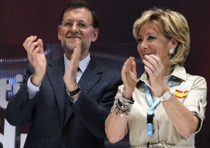 Aguirre, con Rajoy ayer en su reelecci&oacute;n.