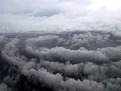 Imagen de la parte superior del huracán Isidore, tomada desde una altitud de 2.100 metros.