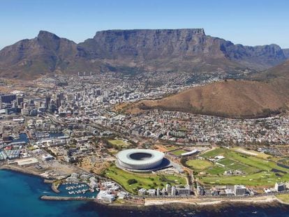 Vista de Ciudad del Cabo desde Table Mountain, el principal icono de esta capital.