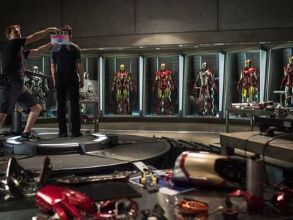 El actor Robert Downey Jr, de espaldas durante el rodaje de 'Iron man 3', en el año 2012. 