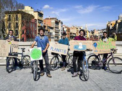 Los jóvenes de Girona que importaron a España el movimiento advierten a los políticos que si no actúan perderán su voto