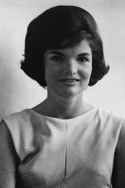 Mientras estuvo casada con JFK todo el mundo recordará a Jacqueline Kennedy con su súper cardado moreno.