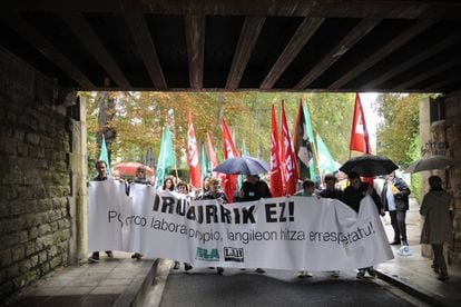 Manifestaci&oacute;n en Vitoria contra el acuerdo sobre la negociaci&oacute;n colectiva celebrada en septiembre de 2016.