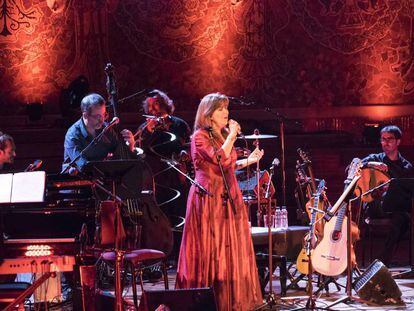 Maria del Mar Bonet, durante su actuación con la que se abrió el 14º Festival Mas i Mas en el Palau de la Música de Barcelona.