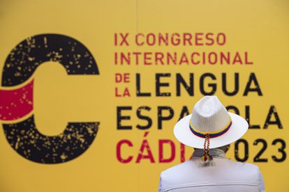 Un asistente durante la segunda jornada del IX Congreso Internacional de la Lengua Española que se celebró en Cádiz.