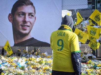 Homenaje de la afición del Nantes a Emiliano Sala.