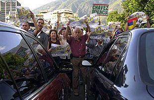 Un grupo de caraqueños piden la dimisión del presidente de Venezuela, Hugo Chávez.