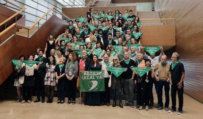 Acción a favor del aborto libre en Argentina, hoy en el Kursaal, en San Sebastián. 