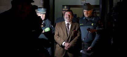 Javier Guerrero, ex director general de trabajo, a la salida de los juzgados en una imagen de archivo.