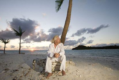 Richard Branson, en una de sus islas.
