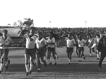 Israel tras ganar la Copa de Asia en 1964.