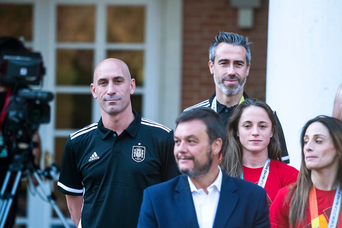 La FIFA abre expediente disciplinario a Luis Rubiales por el beso a Jennifer Hermoso | Deportes