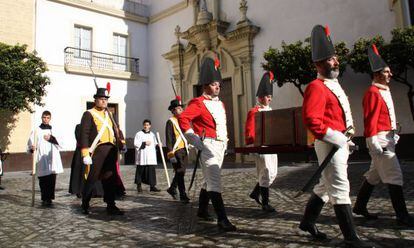La diócesis de Cádiz entrega los restos del diputado Power para su repatriación.
