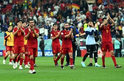 La selección española, tras el partido que le enfrentó a Alemania, en la segunda jornada del Mundial de Qatar.