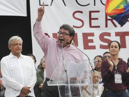 L&oacute;pez Obrador, Monreal y Sheinbaum durante un acto electoral de Morena