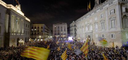 Manifestacion esta noche frente a la sede de la Generalitat de Cataluña.