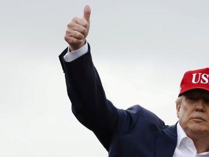 El presidente electo de EE UU, Donald Trump, durante su gira de agradecimiento por la victoria electoral, en Alabama.