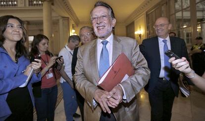 Alfonso Grau en una comparecencia pública en el Ayuntamiento.