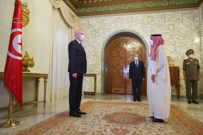 El presidente Kais Said recibe este viernes al ministro de Exteriores saudí, Faisal bin Farhan Al-Saud, en el palacio de Cartago