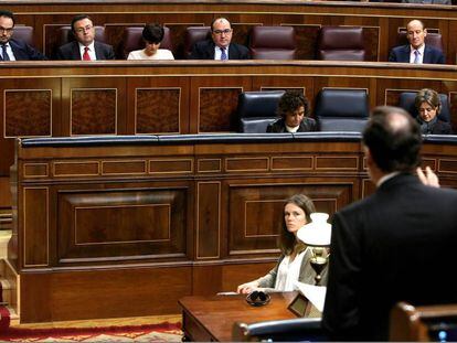 Mariano Rajoy contesta a Antonio Hernando en el Congreso. 