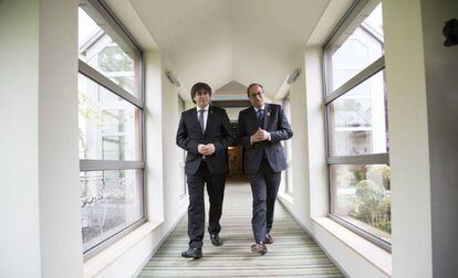 Puigdemont y Torra, en un hotel de Waterloo, este jueves.