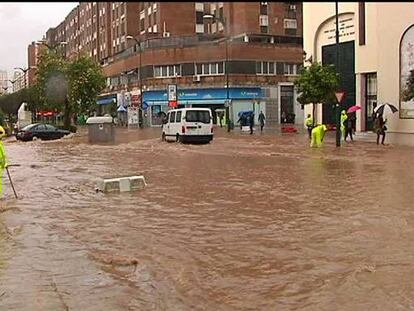 La alerta roja de lluvias llegó a Málaga tras tromba de agua que anegó la ciudad