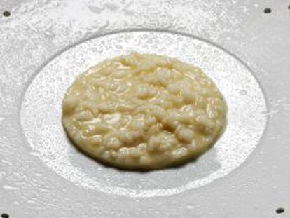 'Risotto' con queso y pimienta, de Massimo Bottura.