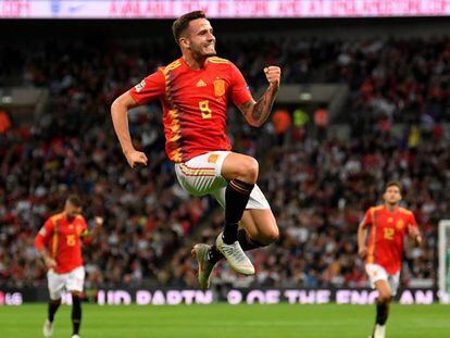 Saúl celebra su gol, el primero de España ante Inglaterra.