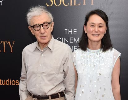 Woody Allen y Soon-Yi Previn en el estreno de 'Cafe Society' en 2016.