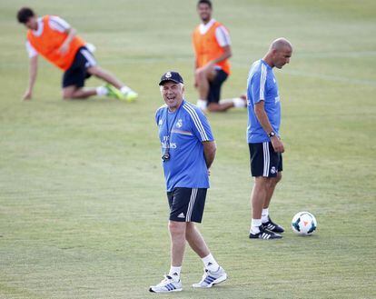 Ancelotti y Zinedine Zidane, en un entrenamiento.