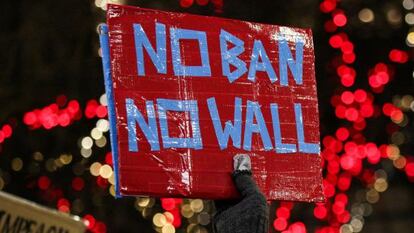 Cartel contra el veto migratorio en Seattle.