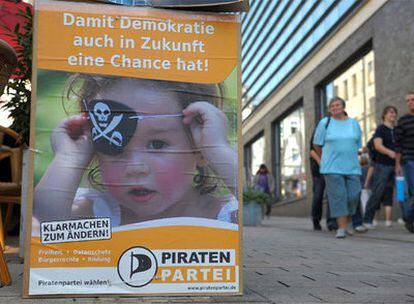 Un cartel electoral del Partido de los Piratas alemán en una calle de Gera, en Turingia.