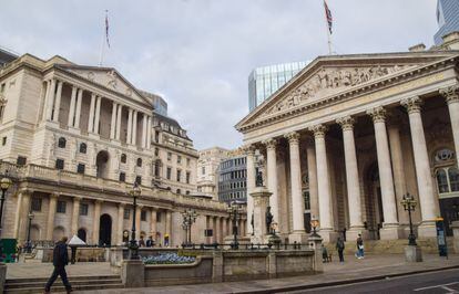 La sede del Banco de Inglaterra junto a la antigua sede de la Bolsa de Londres.