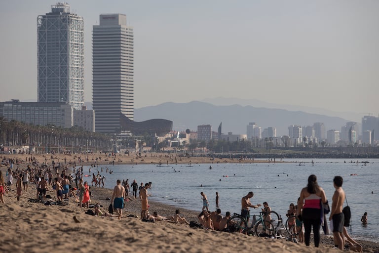 La playa de la Barceloneta este viernes.