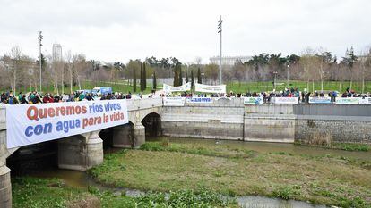 Manifestación en defensa de la limpieza y descontaminación de los ríos y arroyos, el 27 de marzo de 2022 en Madrid.