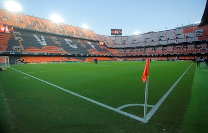 Vista interior de Mestalla, el campo de fútbol del Valencia.