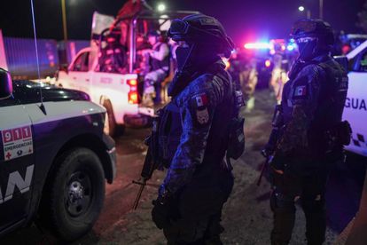 Elementos de la Guardia Civil, tras la detención de 164 presuntos integrantes del grupo Pueblos Unidos, en Michoacán, el 14 de agosto.