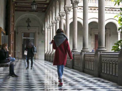 Claustro de la Universidad de Barcelona. 