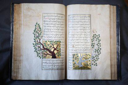 Uno de los manuscritos árabes que se conservan en la Biblioteca Nacional.