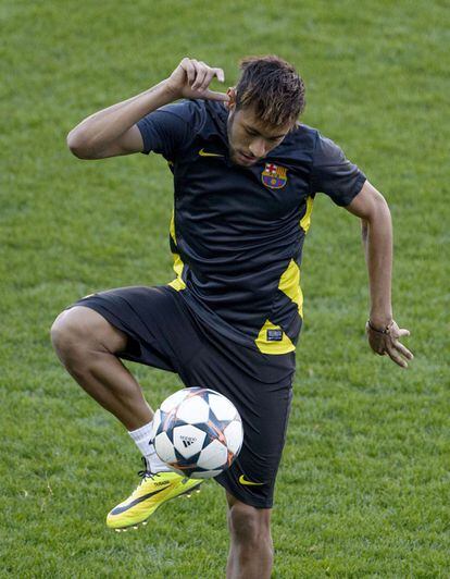Neymar da Silva Santos durante el entrenamiento. 