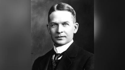 Frederick Soddy, físico y químico británico, premio Nobel de química en 1921.
