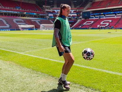 Patri Guijarro, durante el entrenamiento del Barcelona en el Philips Stadion este viernes.