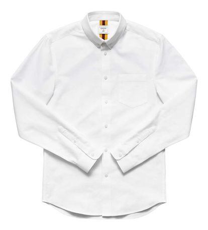 Camisa blanca (79,99 euros).