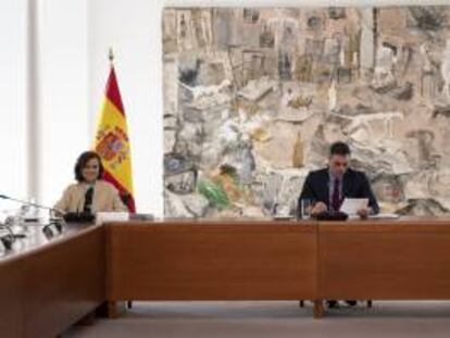 El presidente del Gobierno, Pedro Sánchez (c), preside el Comité Técnico para la Desescalada.