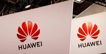Logo de la empresa tecnológica china Huawei en un evento de la compañía en Francia. 