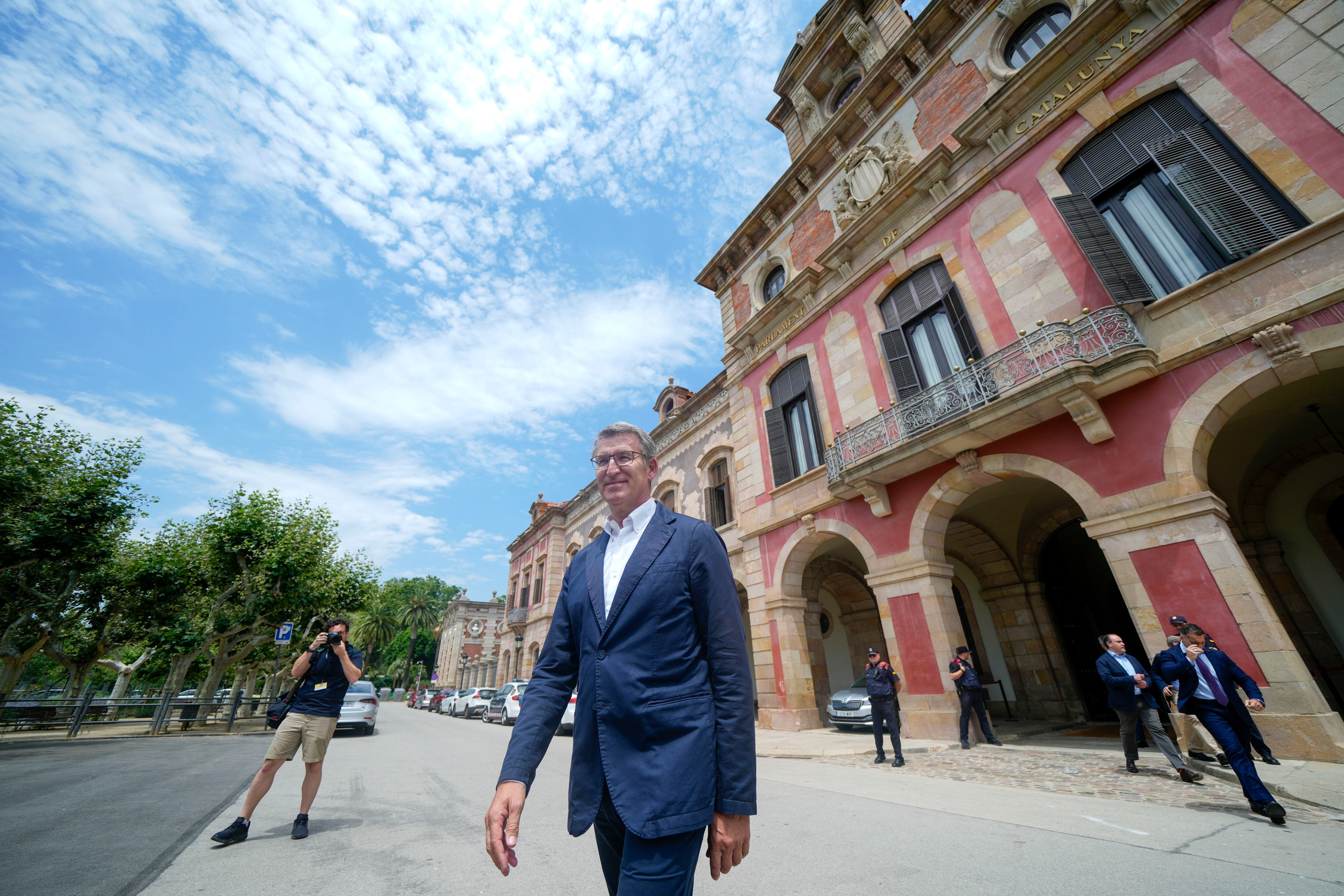 El PP frente al espejo francés: defiende sus pactos con Vox, pero pide a Macron que excluya a los extremos